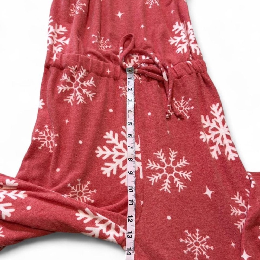 Sleeveless Snowflake Jumpsuit - Picture 15 of 16